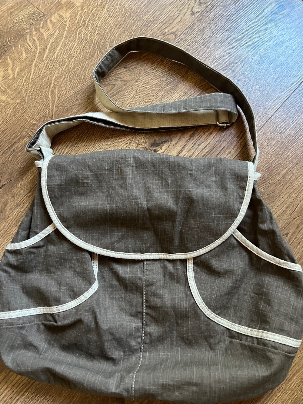 American Eagle Everyday Brown Crossbody Bag with Cream Trim